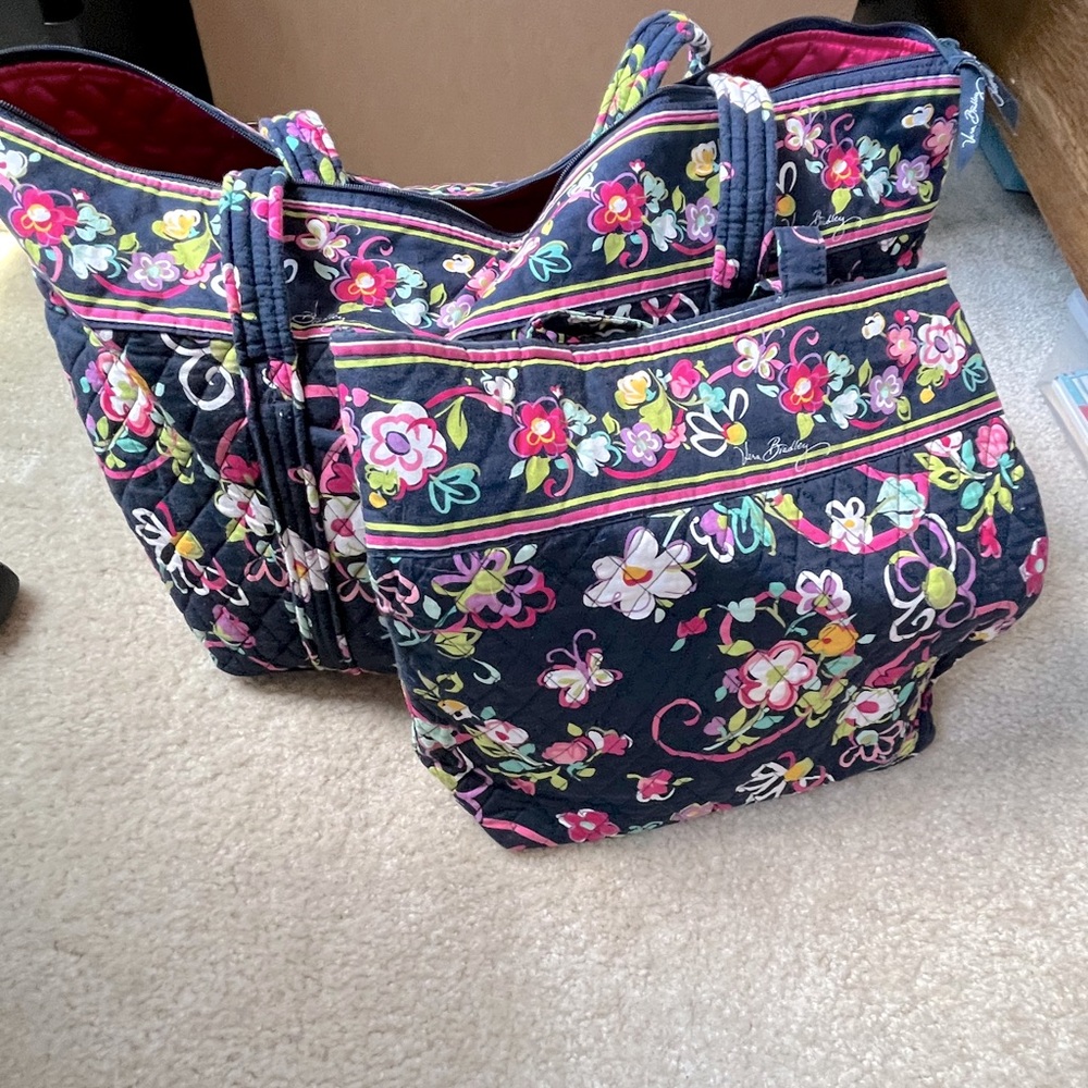 Small and large tote bag in retired breast cancer pattern